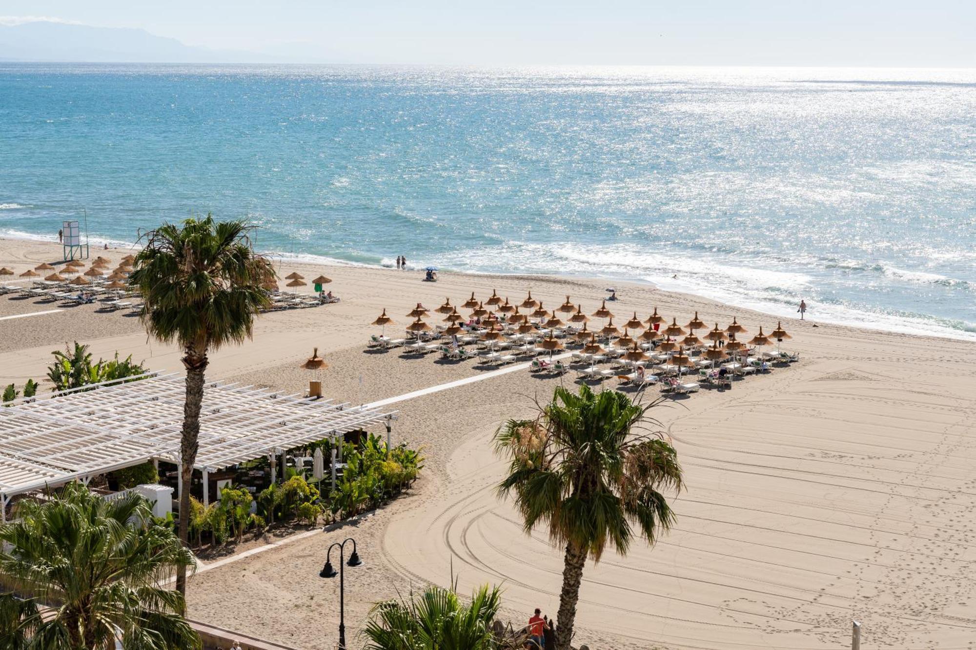 トレモリノスTropico Carihuela View & Parkingアパートメント エクステリア 写真