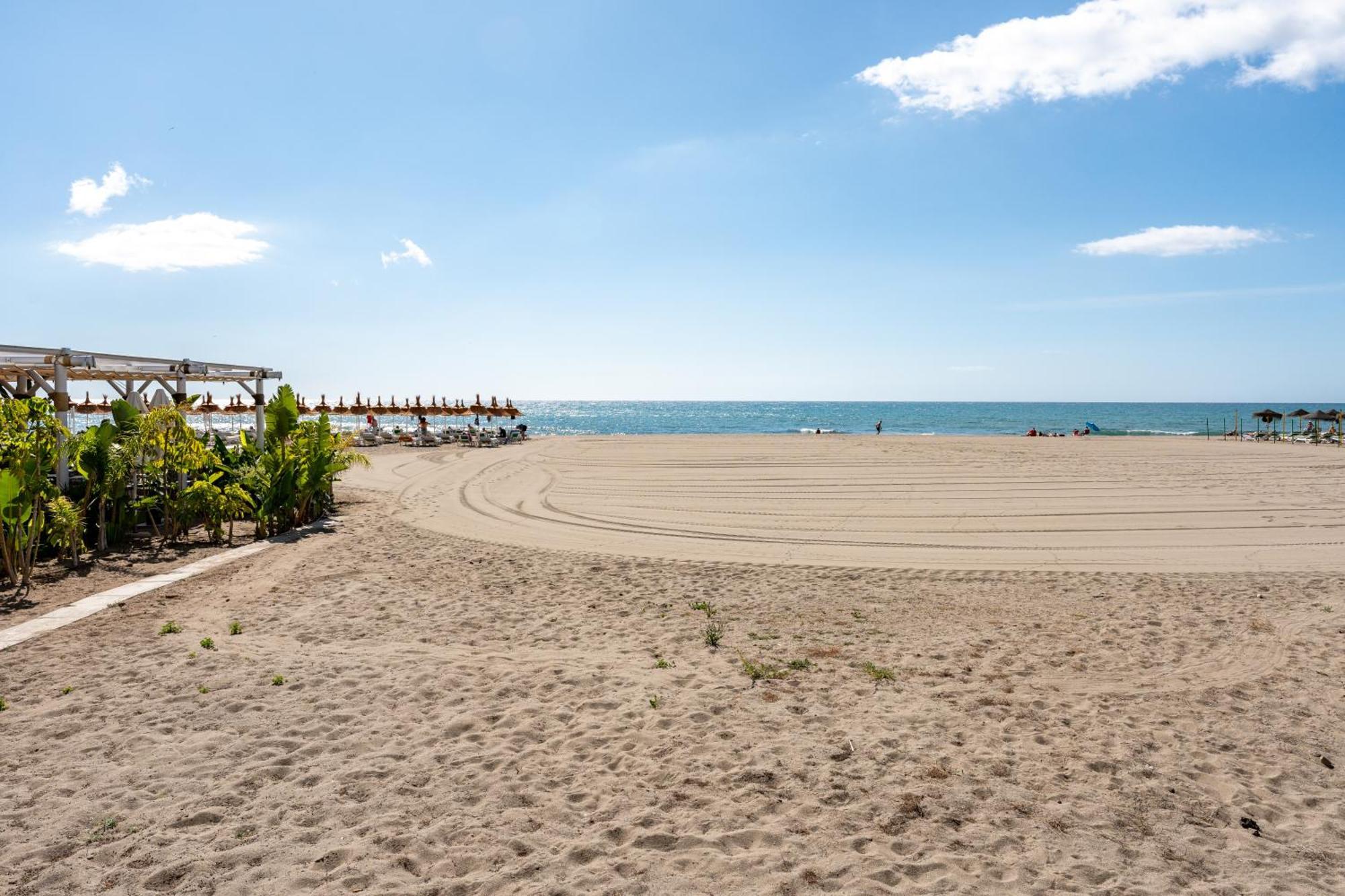 トレモリノスTropico Carihuela View & Parkingアパートメント エクステリア 写真